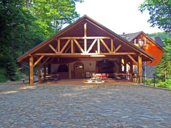 Hotel Salamandra Hoczew Exterior photo